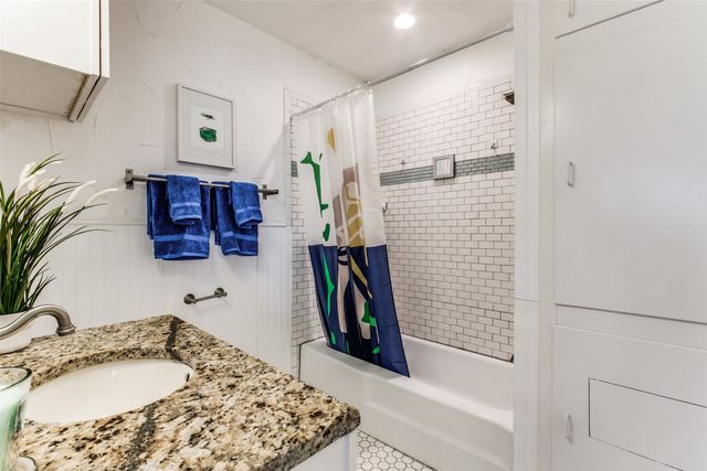 2010 N Locust Street, Denton, TX 76209