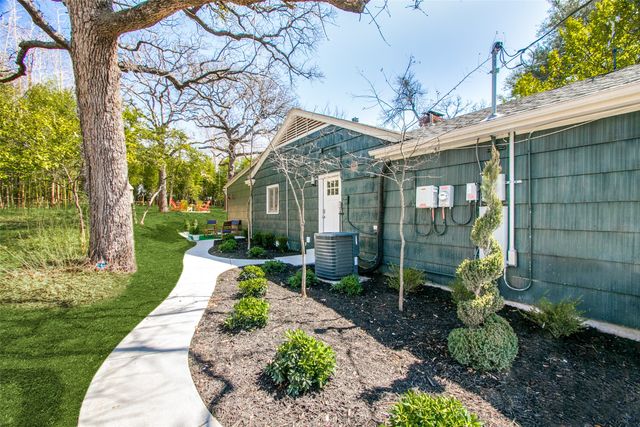 2010 N Locust Street, Denton, TX 76209