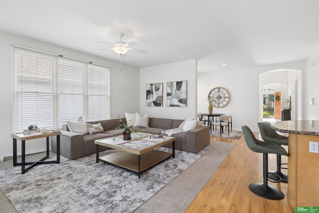 9801 S 28th Street, Bellevue, NE 68123