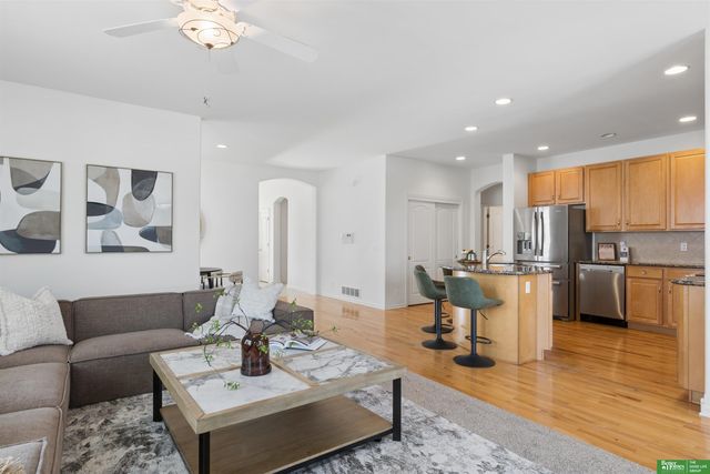 9801 S 28th Street, Bellevue, NE 68123