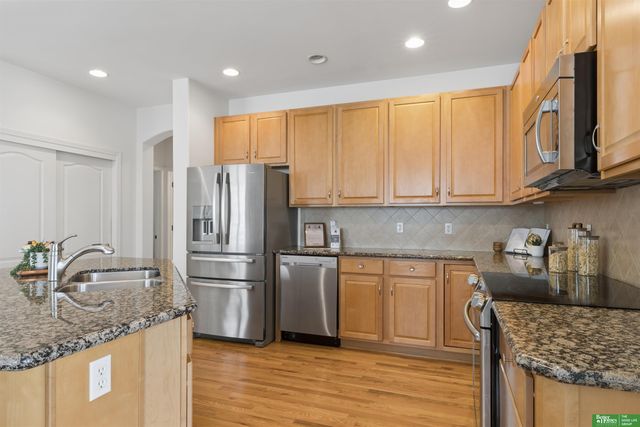 9801 S 28th Street, Bellevue, NE 68123