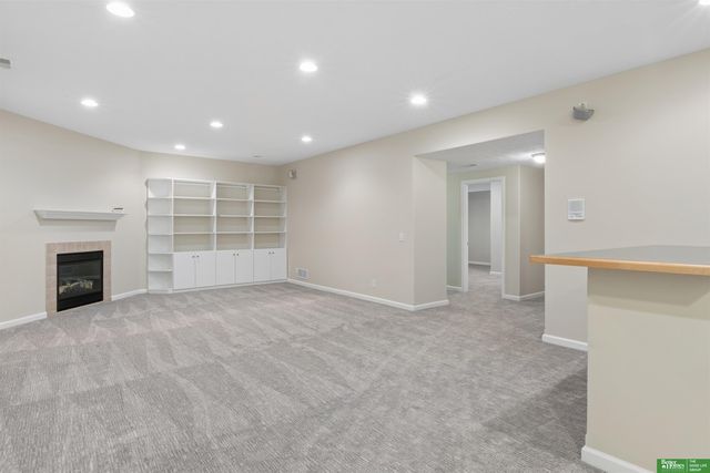 9801 S 28th Street, Bellevue, NE 68123