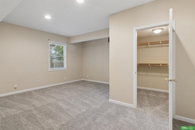 9801 S 28th Street, Bellevue, NE 68123