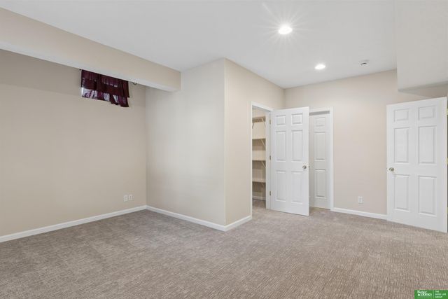 9801 S 28th Street, Bellevue, NE 68123