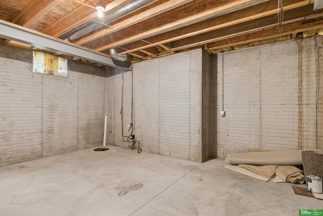 9801 S 28th Street, Bellevue, NE 68123