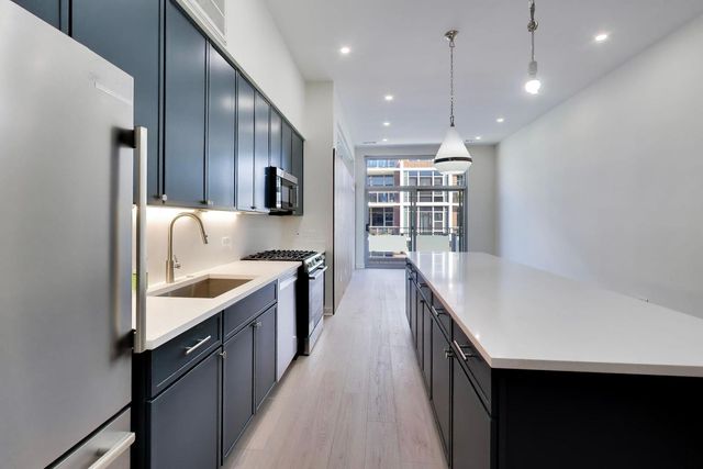 939 W Madison Street 507, Chicago, IL 60607
