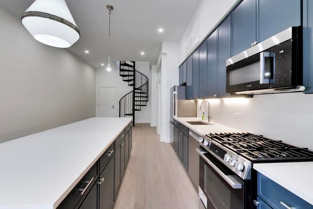 939 W Madison Street 507, Chicago, IL 60607