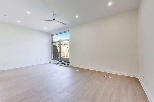939 W Madison Street 507, Chicago, IL 60607