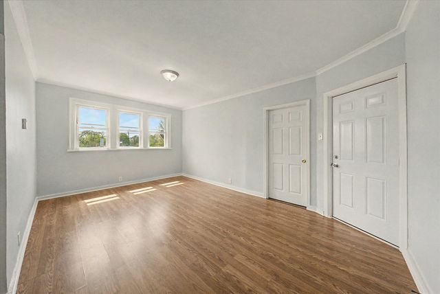 8239 S Colfax Avenue, Chicago, IL 60617