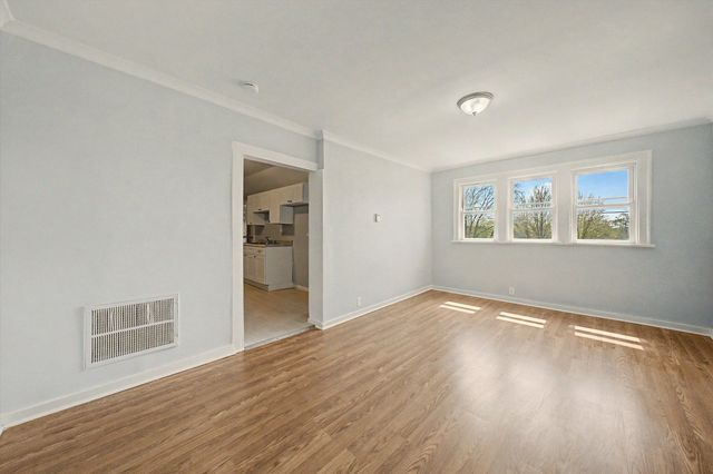 8239 S Colfax Avenue, Chicago, IL 60617