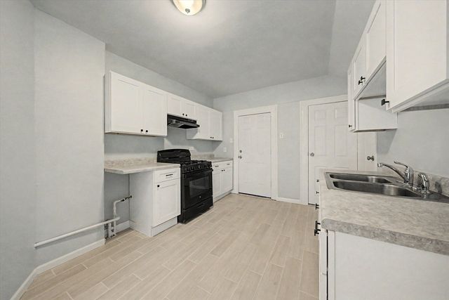 8239 S Colfax Avenue, Chicago, IL 60617