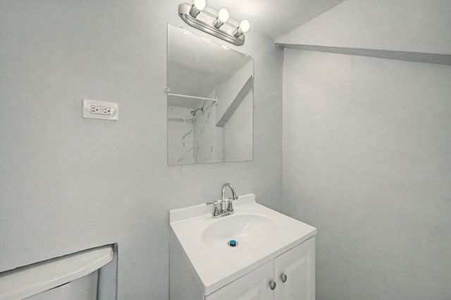 8239 S Colfax Avenue, Chicago, IL 60617