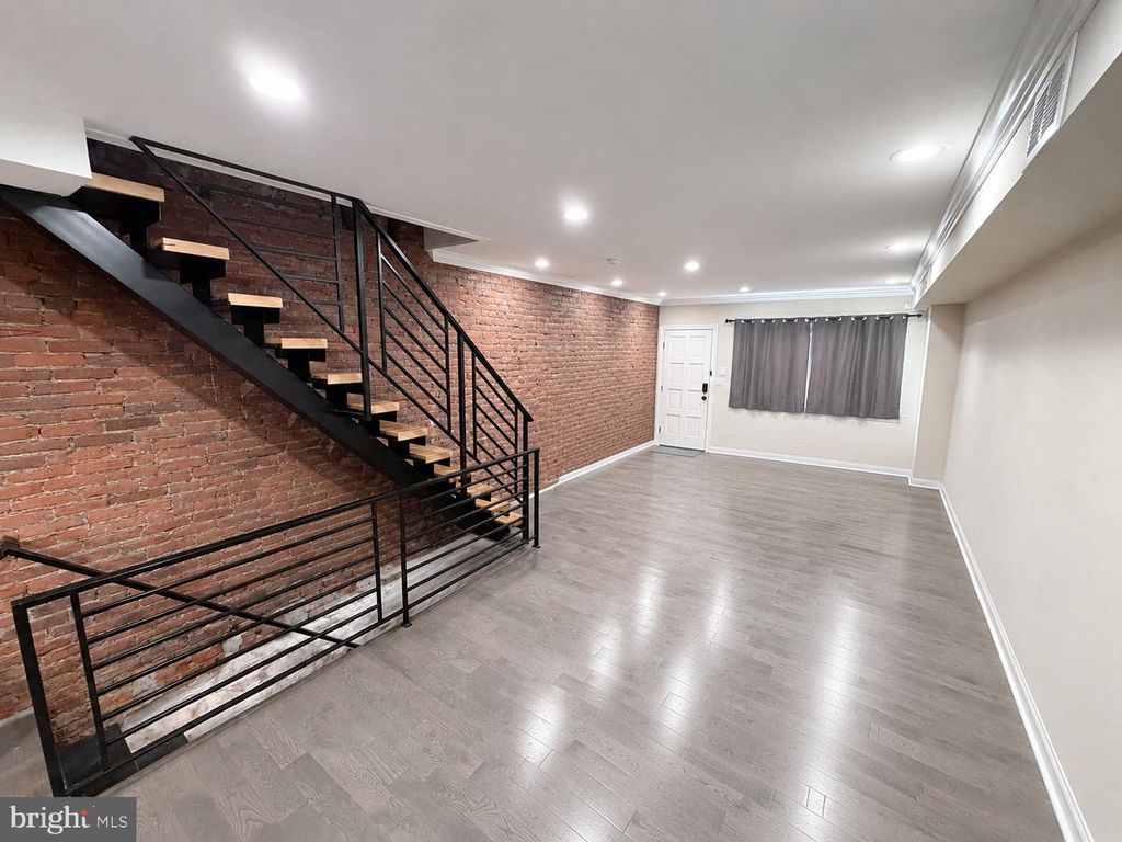 2207 S CLARION ST, PHILADELPHIA, PA 19148 — photo 3