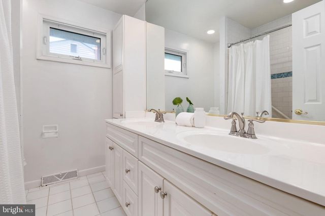 242 CROSS CREEK DR, Glen Burnie, MD 21061