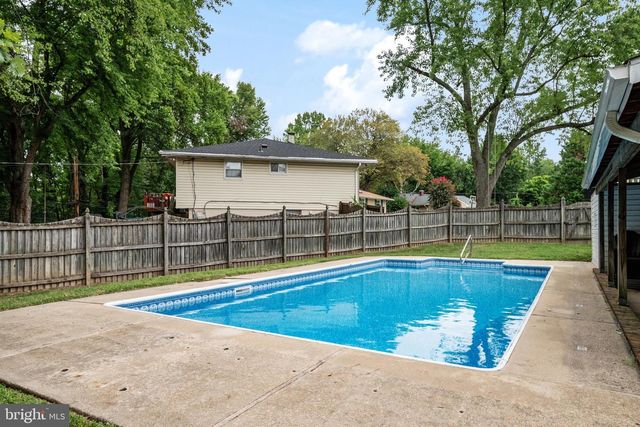 242 CROSS CREEK DR, Glen Burnie, MD 21061