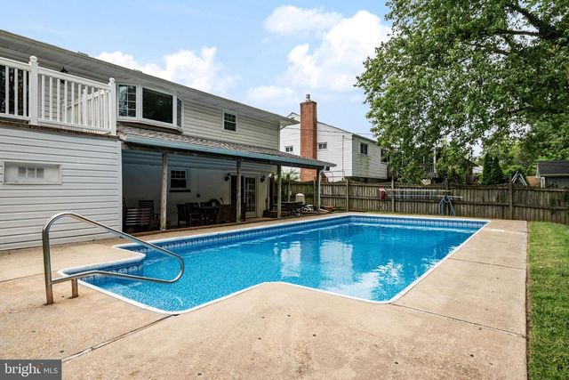 242 CROSS CREEK DR, Glen Burnie, MD 21061