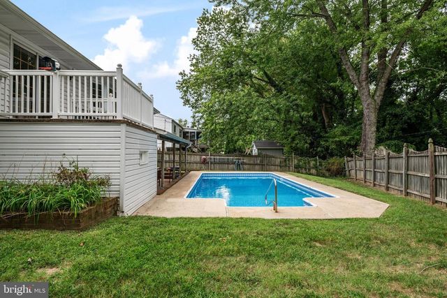 242 CROSS CREEK DR, Glen Burnie, MD 21061