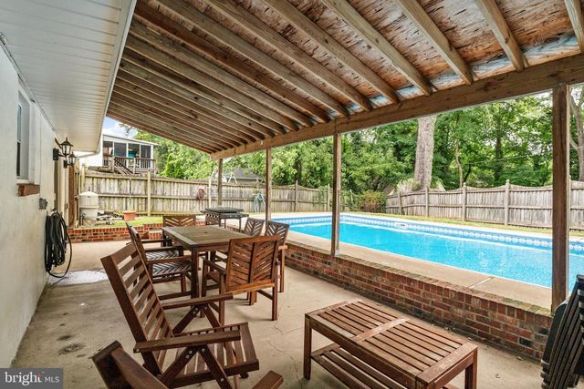 242 CROSS CREEK DR, Glen Burnie, MD 21061