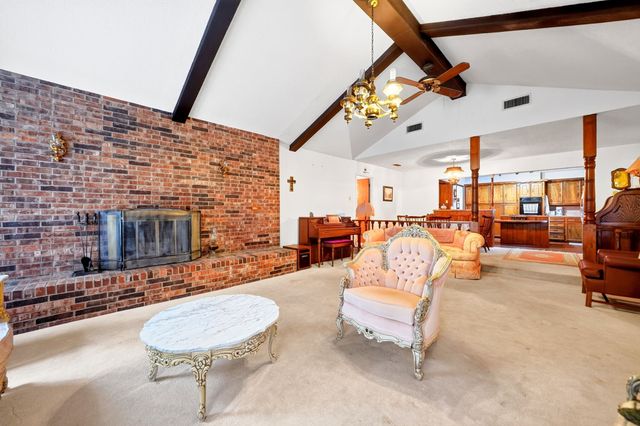 720 S Houston Street, Edgewood, TX 75117