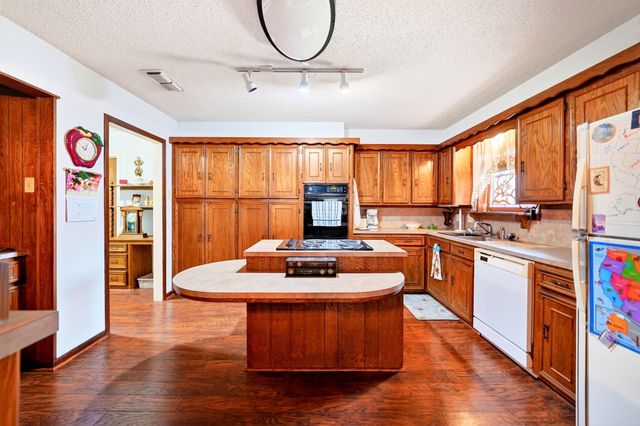 720 S Houston Street, Edgewood, TX 75117
