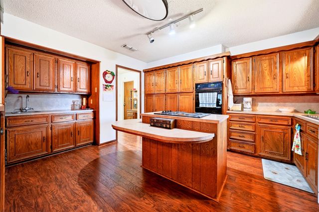 720 S Houston Street, Edgewood, TX 75117
