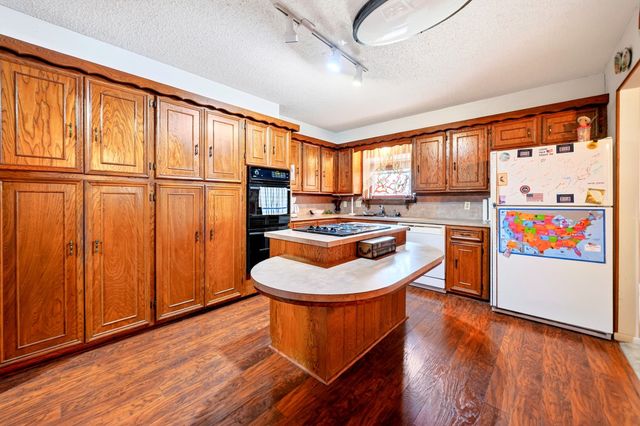 720 S Houston Street, Edgewood, TX 75117