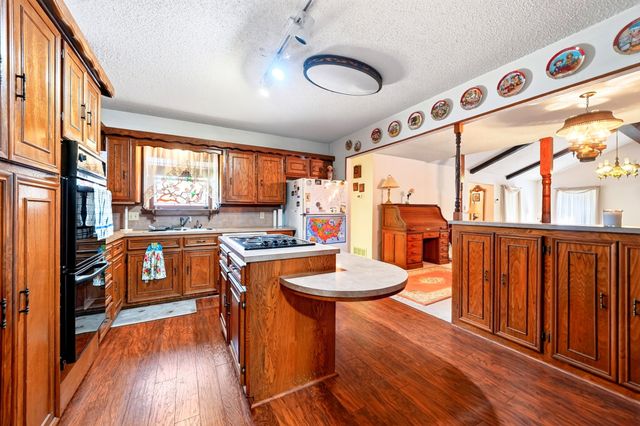 720 S Houston Street, Edgewood, TX 75117
