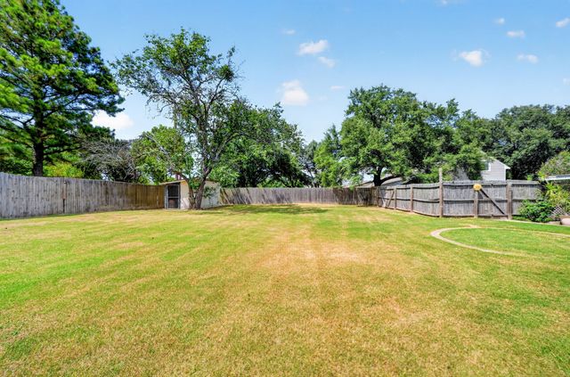 720 S Houston Street, Edgewood, TX 75117