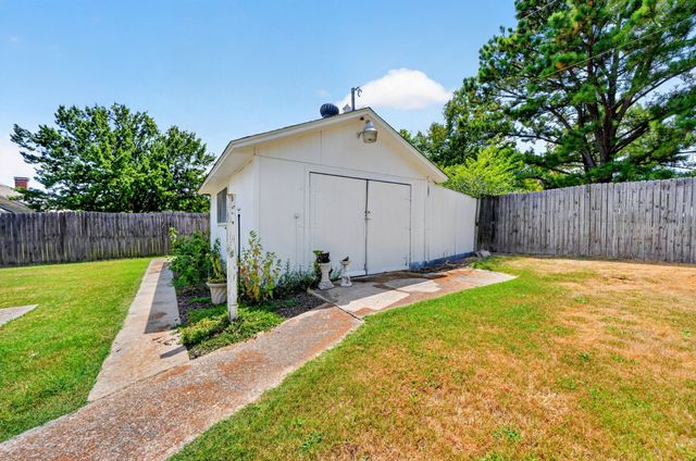 720 S Houston Street, Edgewood, TX 75117