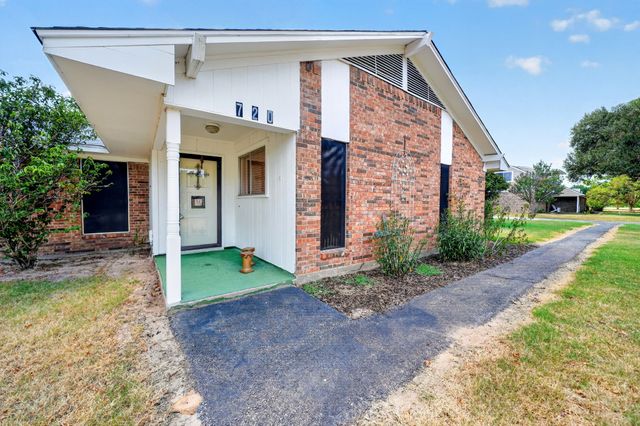 720 S Houston Street, Edgewood, TX 75117