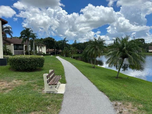 4709 Sable Pine Cir B1, West Palm Beach, FL 33417