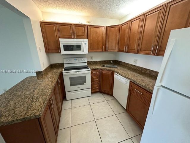 4709 Sable Pine Cir B1, West Palm Beach, FL 33417