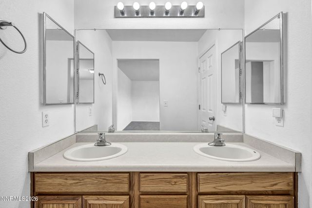 17704 Georgetown Drive, Reno, NV 89508