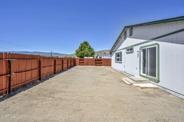 17704 Georgetown Drive, Reno, NV 89508