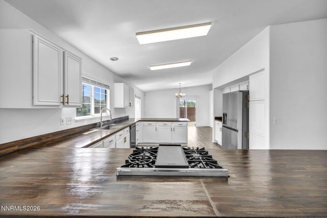 17704 Georgetown Drive, Reno, NV 89508