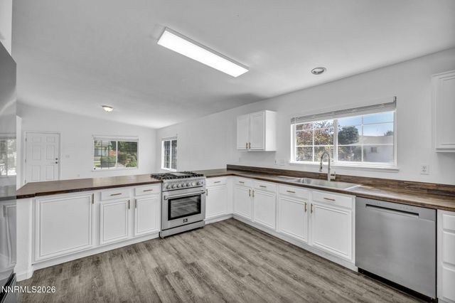 17704 Georgetown Drive, Reno, NV 89508