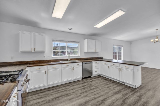 17704 Georgetown Drive, Reno, NV 89508