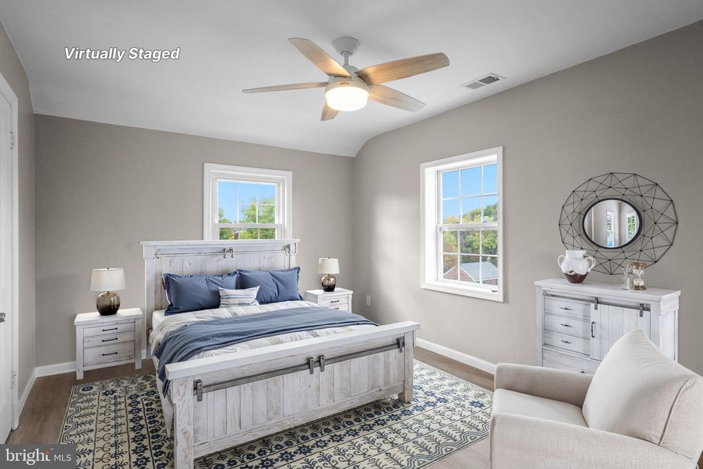 Image 12 of property listing at 5403 14TH PL, Hyattsville, MD 20782