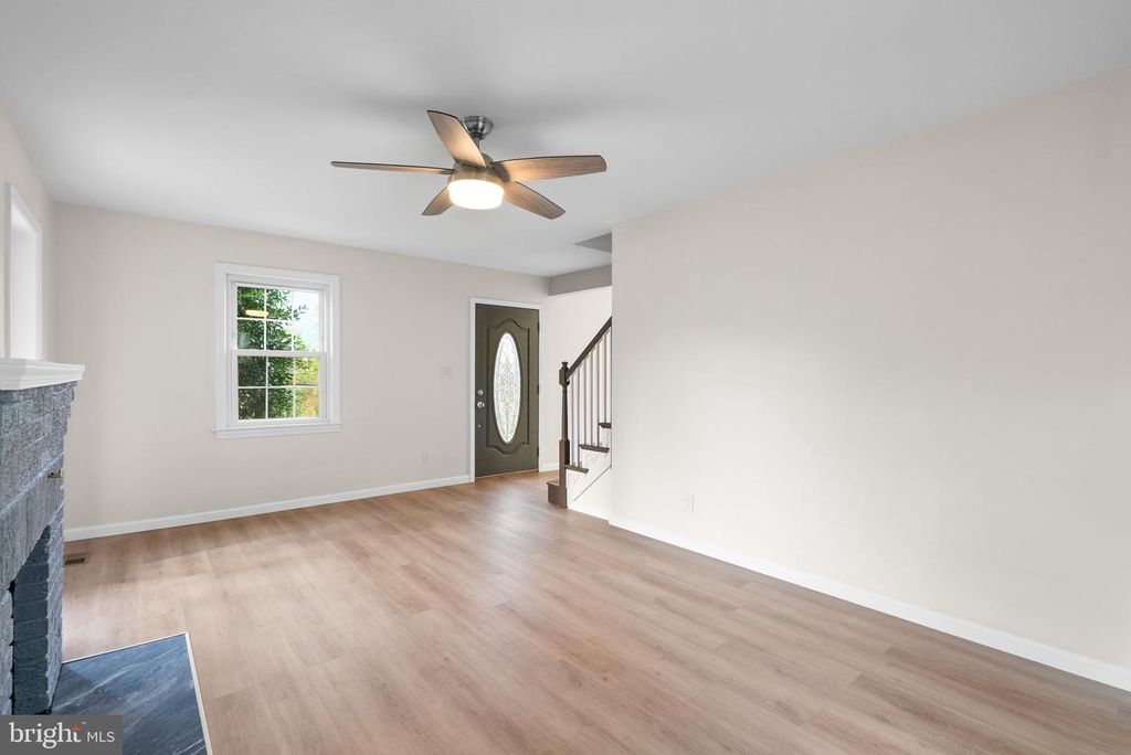 Image 7 of property listing at 5403 14TH PL, Hyattsville, MD 20782