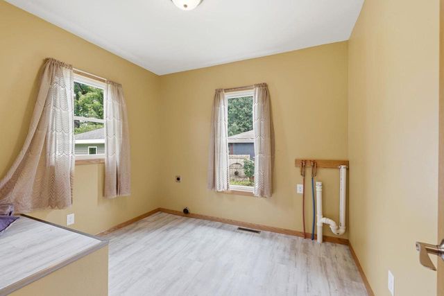47 E 14TH STREET, Clintonville, WI 54929
