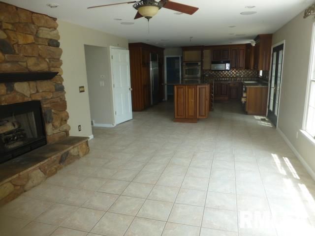 4 CHARLESTON Court, Chatham, IL 62629
