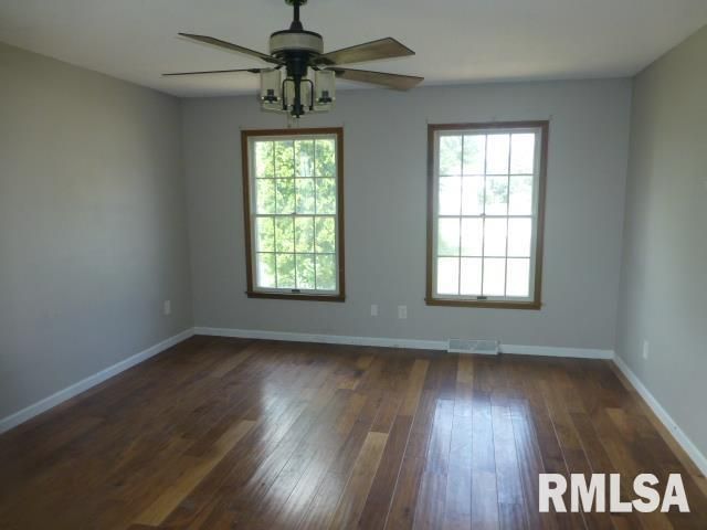 4 CHARLESTON Court, Chatham, IL 62629