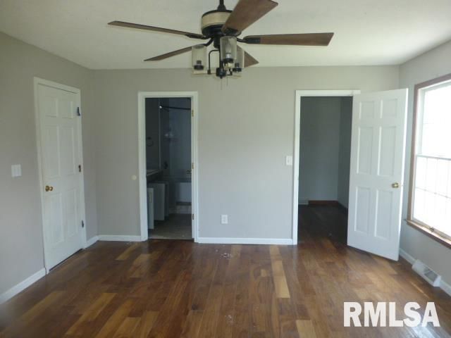 4 CHARLESTON Court, Chatham, IL 62629