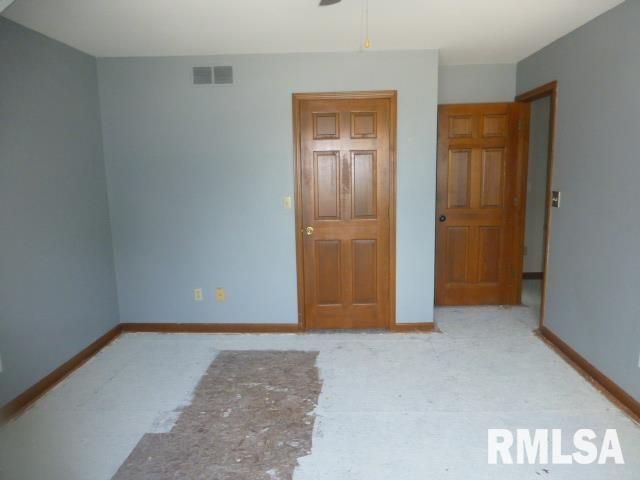 4 CHARLESTON Court, Chatham, IL 62629