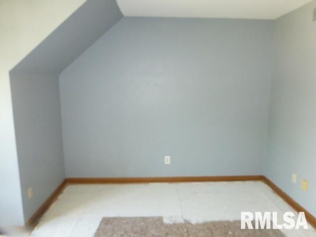 4 CHARLESTON Court, Chatham, IL 62629