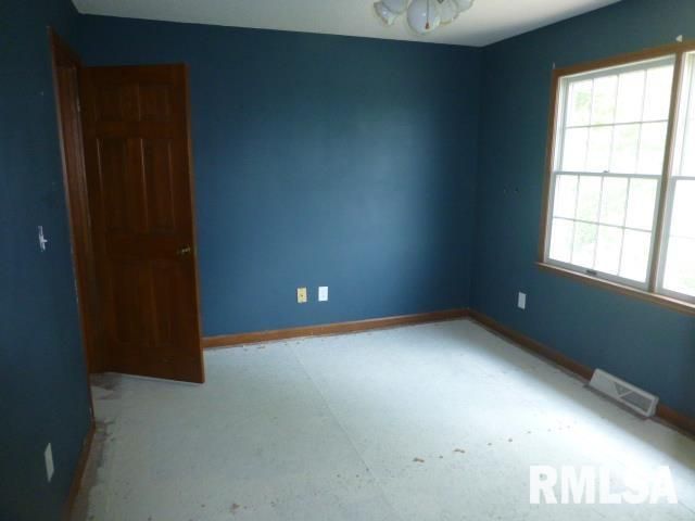 4 CHARLESTON Court, Chatham, IL 62629