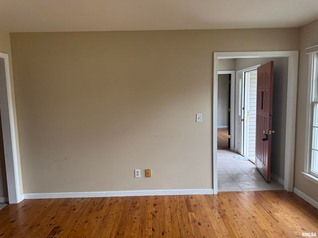 4 CHARLESTON Court, Chatham, IL 62629
