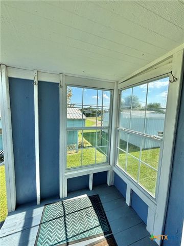 307 N 12th, Port O'connor, TX 77982