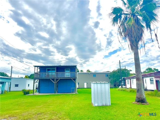 307 N 12th, Port O'connor, TX 77982