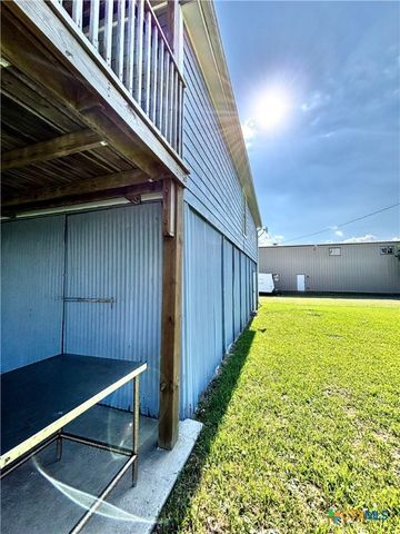 307 N 12th, Port O'connor, TX 77982